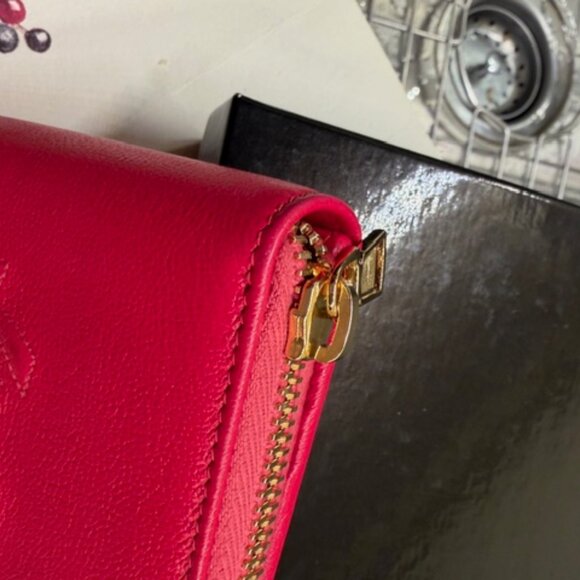 YSL ZIP-AROUND WALLET - PRISTINE! - Picture 12 of 16